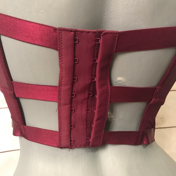 Victoria Secret Bustie - Picture 5 of 8